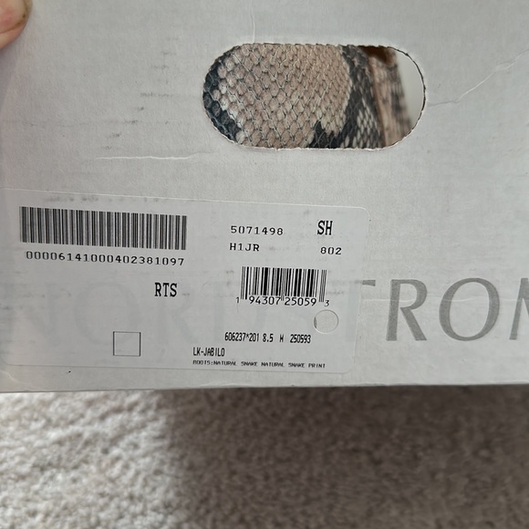 Lucky Brand - Picture 3 of 3